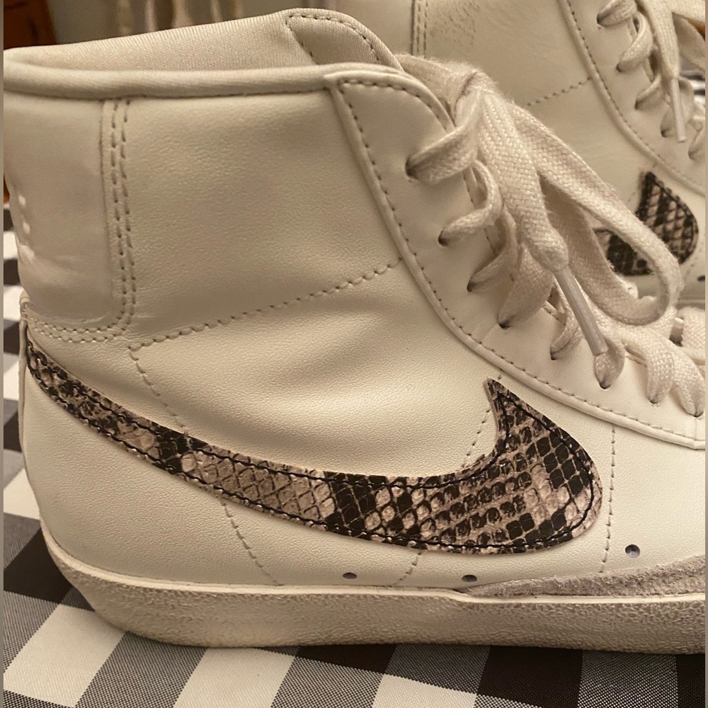 Nike Blazers '77 SE Mid Snakeskin W women’s size 8 - Picture 3 of 12